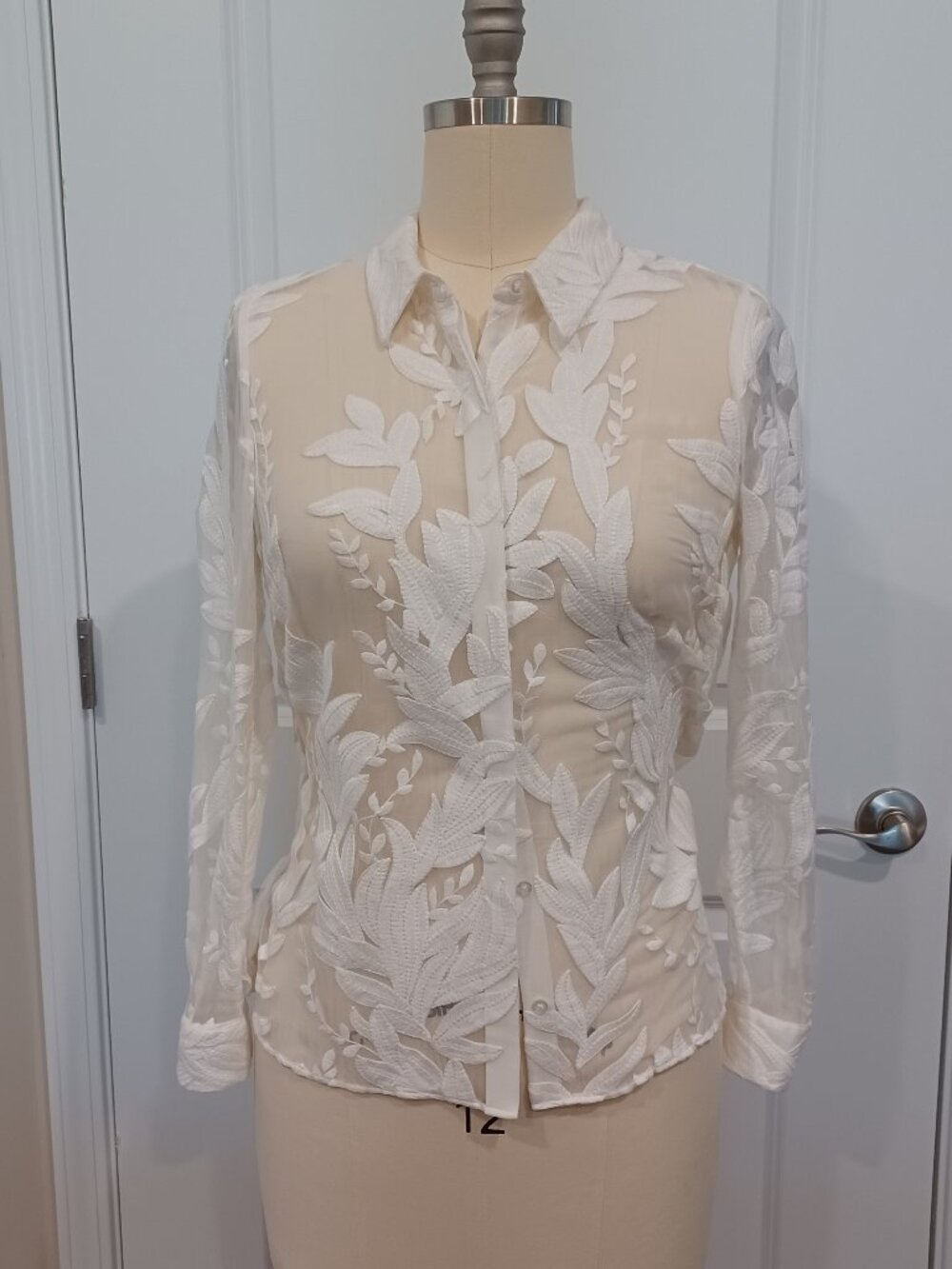 ELIE TAHARI "Gwen" Button-Front Leaf Embroidered Blouse NWOT
